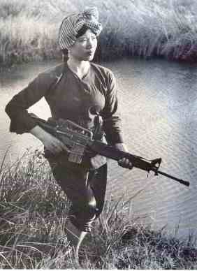 female-vietcong-fighter-photograph